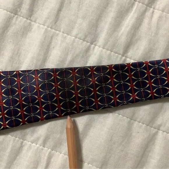 BILL BLASS Navy Burgundy Ivory Tie - Picture 5 of 5